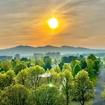 L'appartamento Sul Parco - Peaceful Stay, Stunning View & Free Parking *